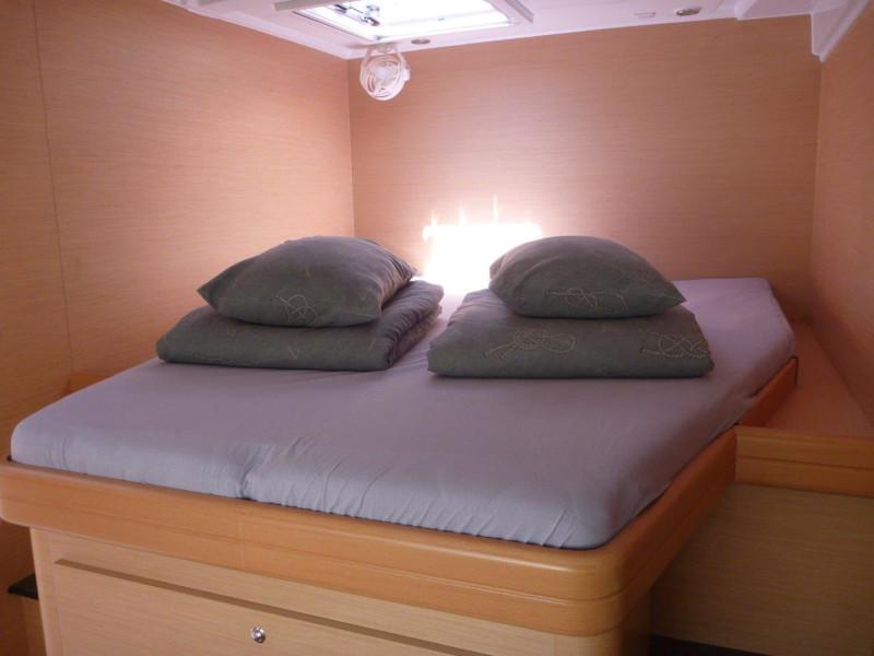 Book yachts online - catamaran - Lagoon 421 (4+1 cab.) - Allegria - rent