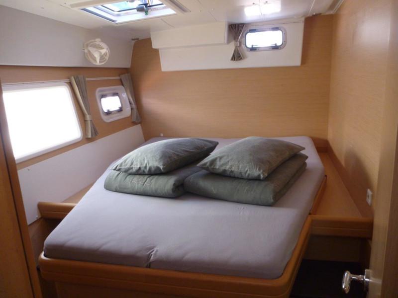 Book yachts online - catamaran - Lagoon 421 (4+1 cab.) - Allegria - rent