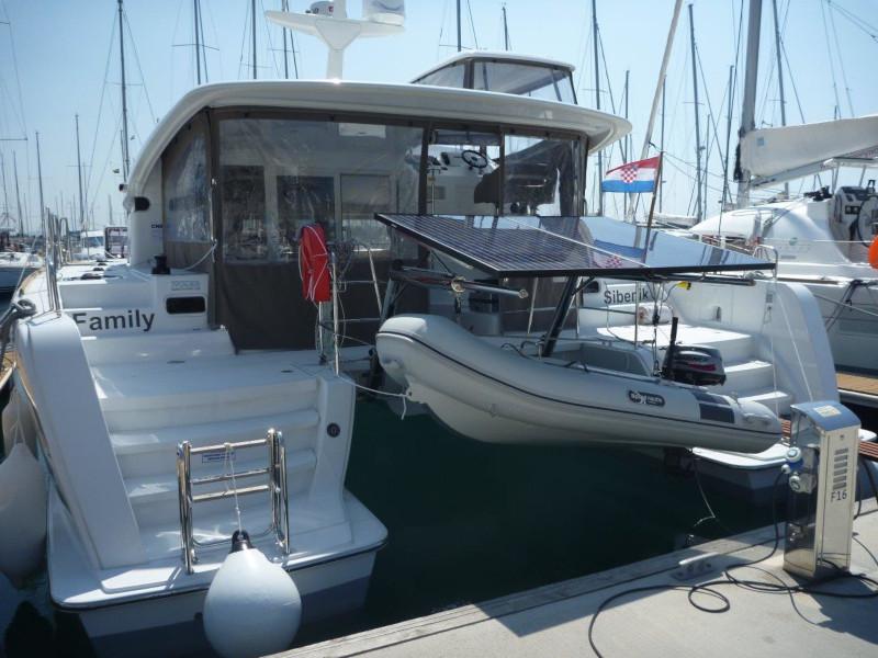 Book yachts online - catamaran - Lagoon 40 (3+2 cab.) - Family - rent