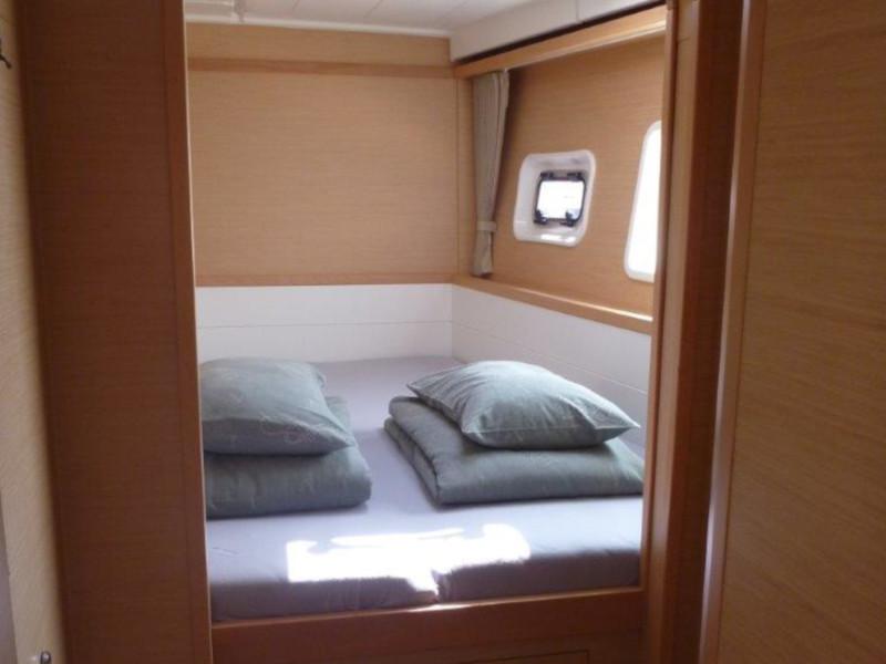 Book yachts online - catamaran - Lagoon 40 (3+2 cab.) - Family - rent