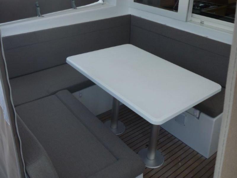 Book yachts online - catamaran - Lagoon 40 (3+2 cab.) - Family - rent