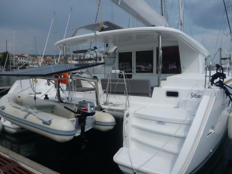 Book yachts online - catamaran - Lagoon 400 S2 (4+2 cab.) - Secret of Life - rent