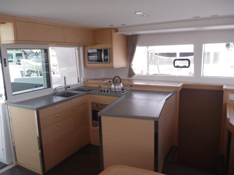 Book yachts online - catamaran - Lagoon 450 Sport (4+2 cab.) - Oryx - rent