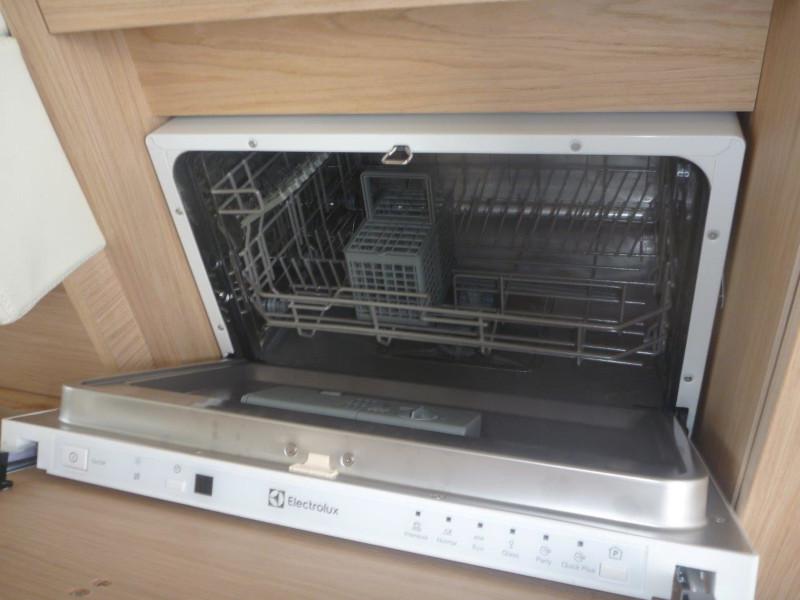 Book yachts online - motorboat - Monte Carlo 5 (3+1 cab.) - Jaluca - rent