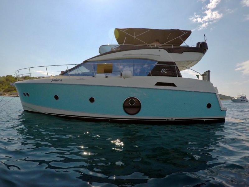 Book yachts online - motorboat - Monte Carlo 5 (3+1 cab.) - Jaluca - rent