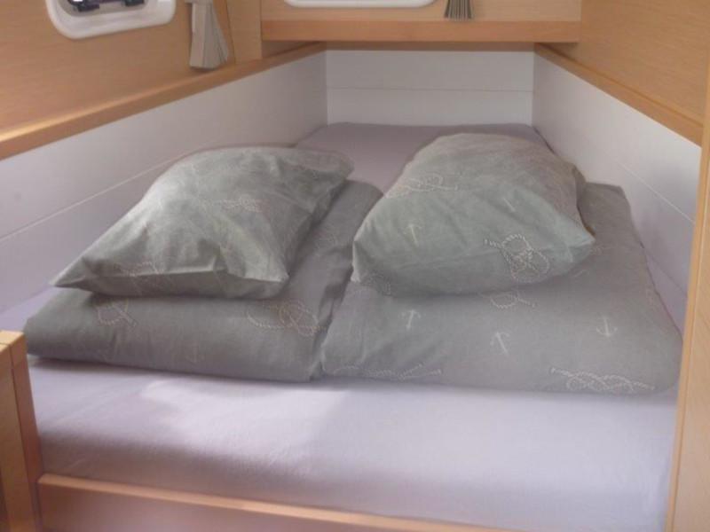 Book yachts online - catamaran - Lagoon 40 (4+2 cab.) - 4 YOU - rent