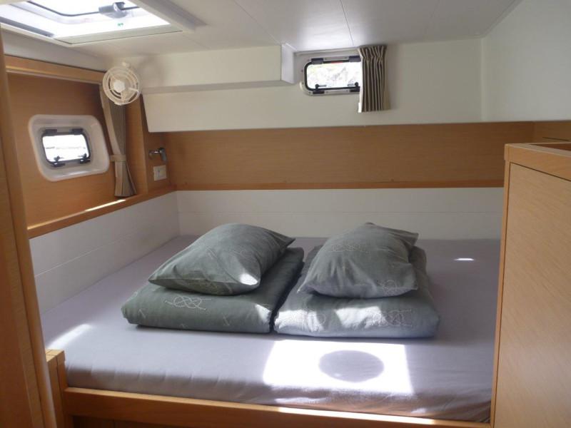 Book yachts online - catamaran - Lagoon 40 (4+2 cab.) - 4 YOU - rent