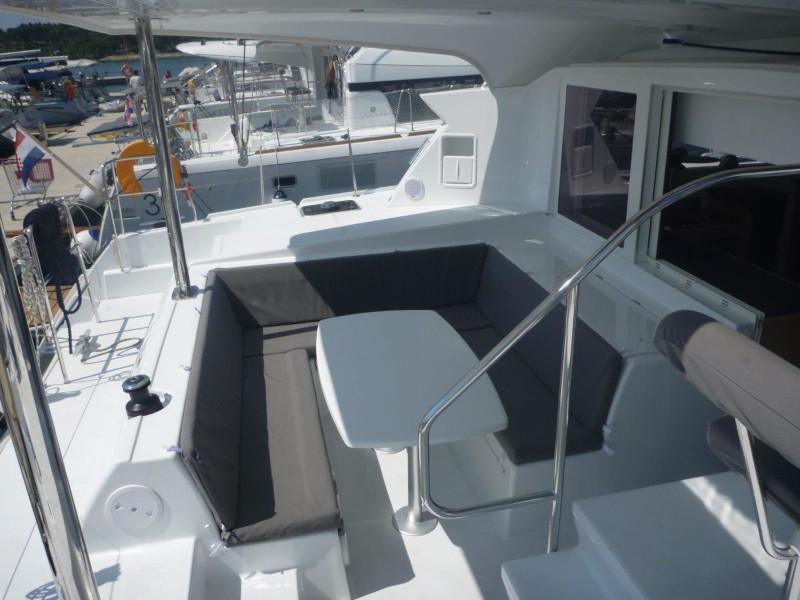 Book yachts online - catamaran - Lagoon 40 (4+2 cab.) - 4 YOU - rent