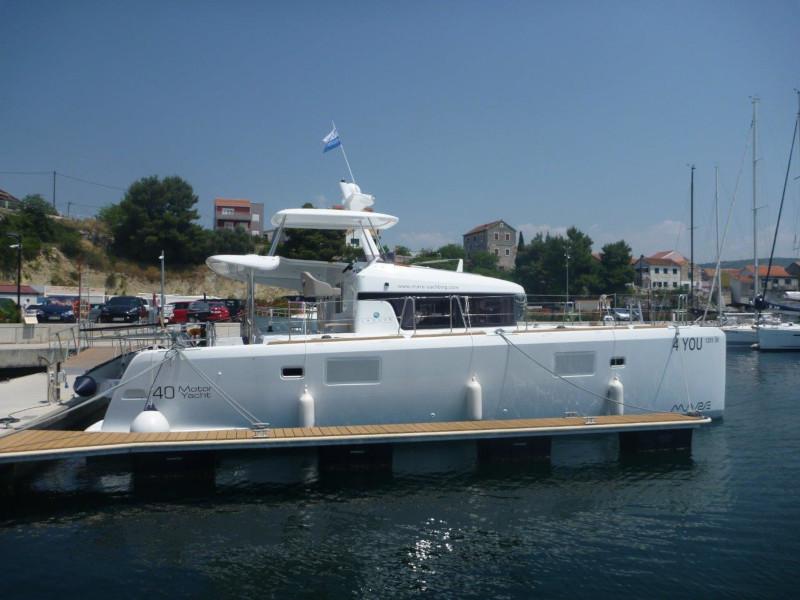 Book yachts online - catamaran - Lagoon 40 (4+2 cab.) - 4 YOU - rent