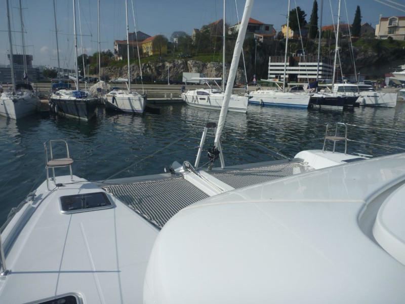 Book yachts online - catamaran - Lagoon 42 (3+2 cab.) - Skyfall - rent