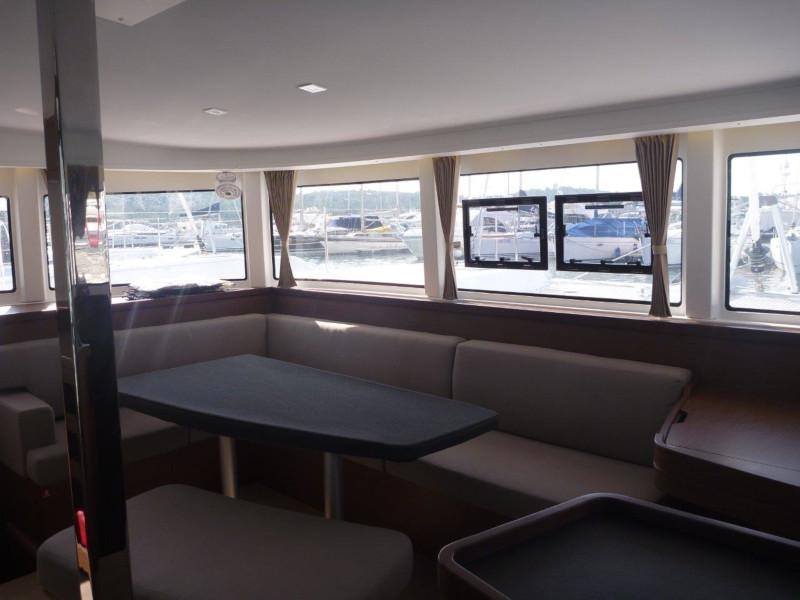 Book yachts online - catamaran - Lagoon 42 (3+2 cab.) - Skyfall - rent