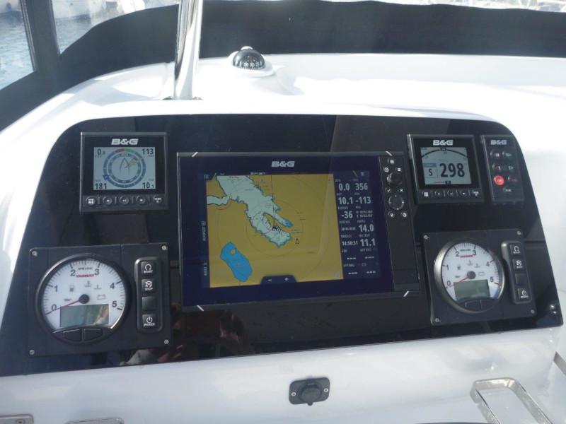 Book yachts online - catamaran - Lagoon 42 (3+2 cab.) - Skyfall - rent