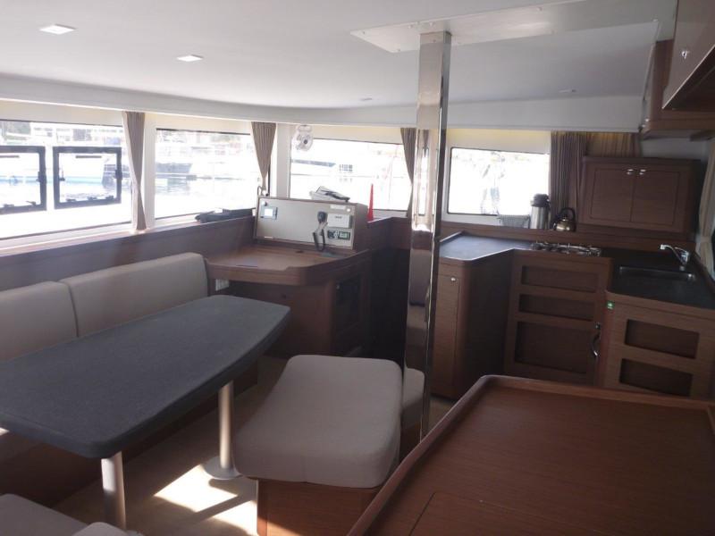 Book yachts online - catamaran - Lagoon 42 (3+2 cab.) - Skyfall - rent