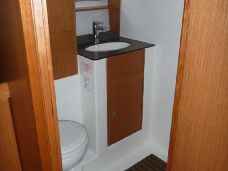 Book yachts online - motorboat - Bavaria 35 Sport HT - Lazy Day - rent