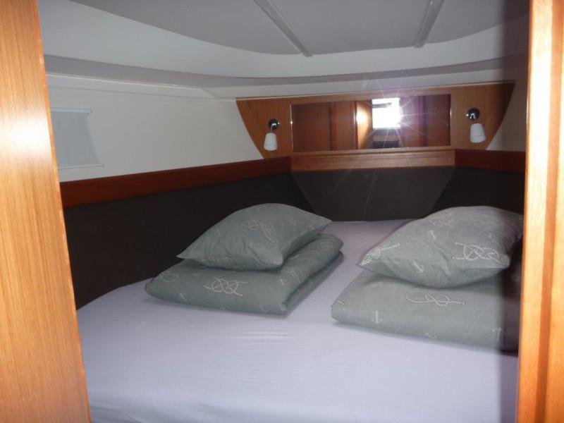 Book yachts online - motorboat - Bavaria 35 Sport HT - Lazy Day - rent