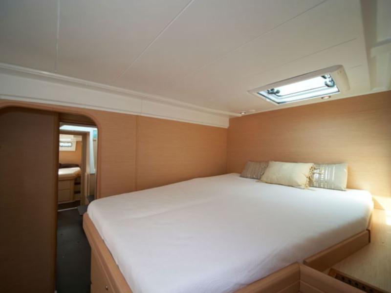 Book yachts online - catamaran - Lagoon 421 (4+1 cab.) - Patch Work - rent