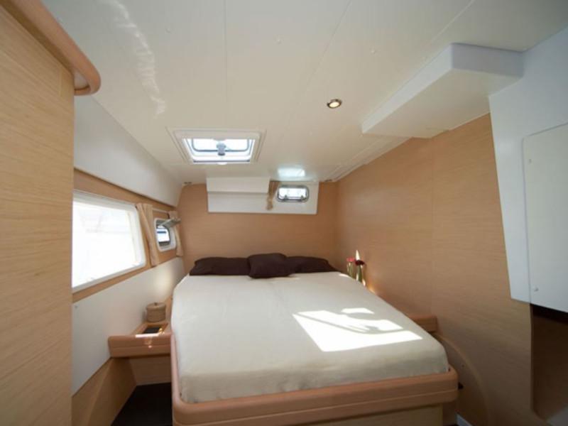 Book yachts online - catamaran - Lagoon 421 (4+1 cab.) - Patch Work - rent