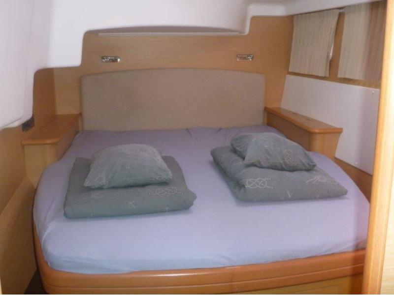 Book yachts online - catamaran - Lagoon 440 (4+2 cab.) - Futuna T - rent