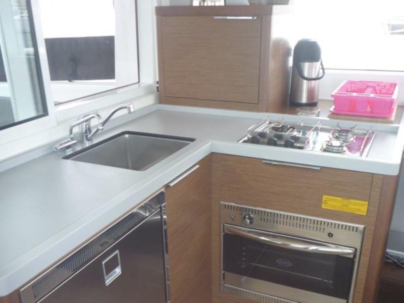 Book yachts online - catamaran - Lagoon 40 (3+2 cab.) - Millennium Falcon - rent