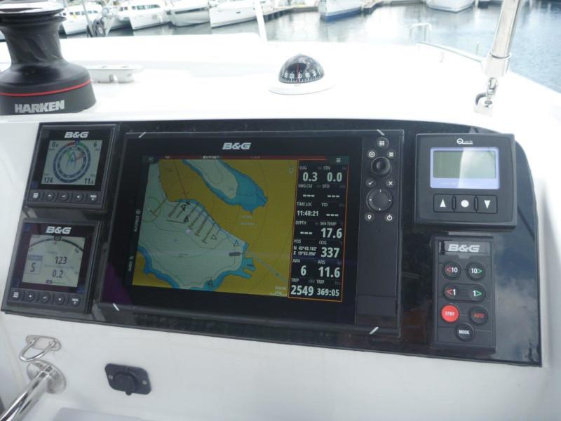 Book yachts online - catamaran - Lagoon 40 (4+2 cab.) - Mare Negroni - rent