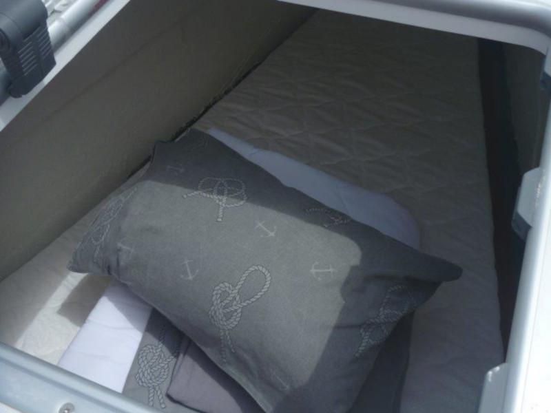 Book yachts online - catamaran - Lagoon 40 (4+2 cab.) - Mare Negroni - rent