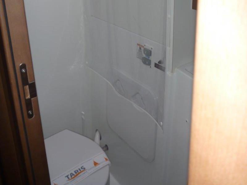 Book yachts online - catamaran - Lagoon 40 (4+2 cab.) - Mare Negroni - rent