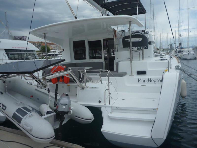 Book yachts online - catamaran - Lagoon 40 (4+2 cab.) - Mare Negroni - rent