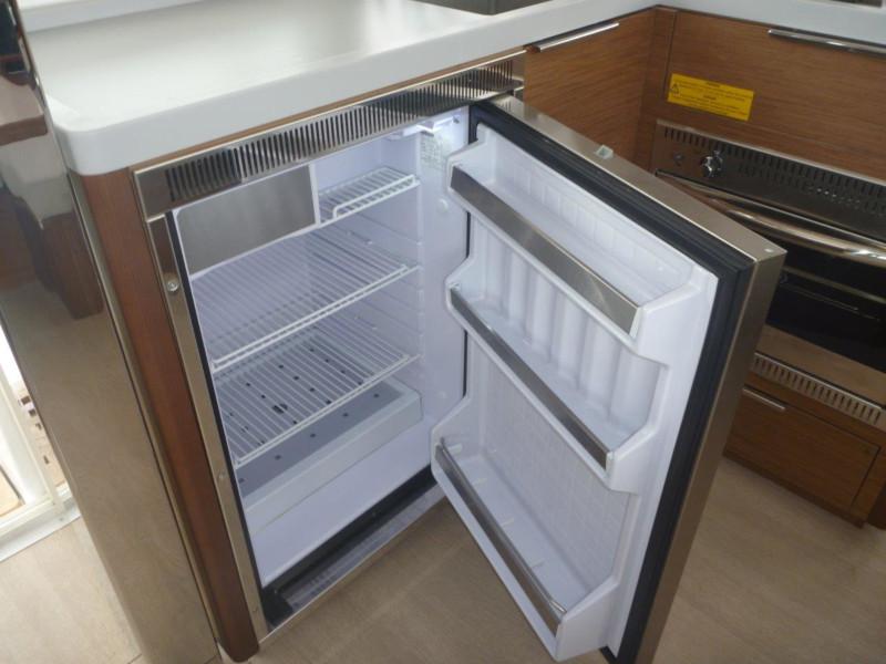 Book yachts online - catamaran - Lagoon 40 (4+2 cab.) - Mare Negroni - rent