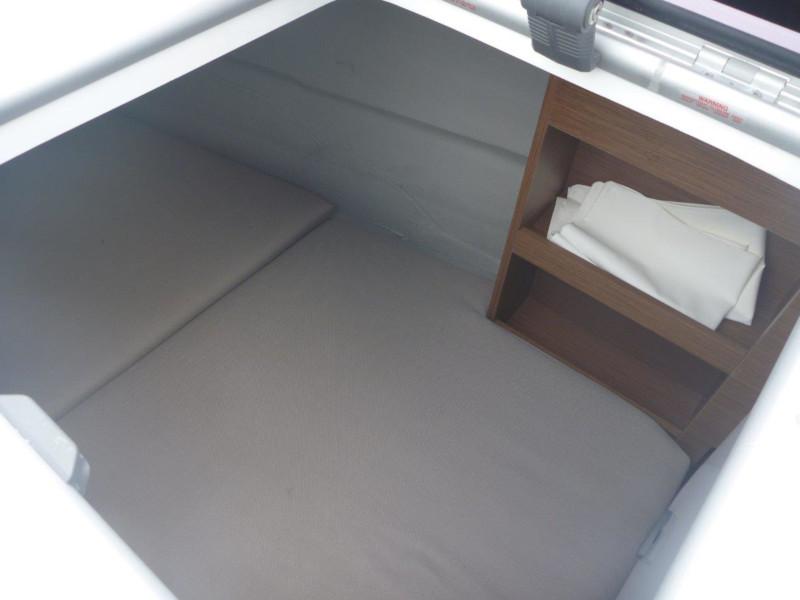 Book yachts online - catamaran - Lagoon 40 (4+2 cab.) - Mare Negroni - rent