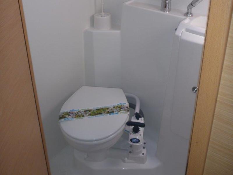 Book yachts online - catamaran - Lagoon 421 (4+1 cab.) - 4 ME - rent