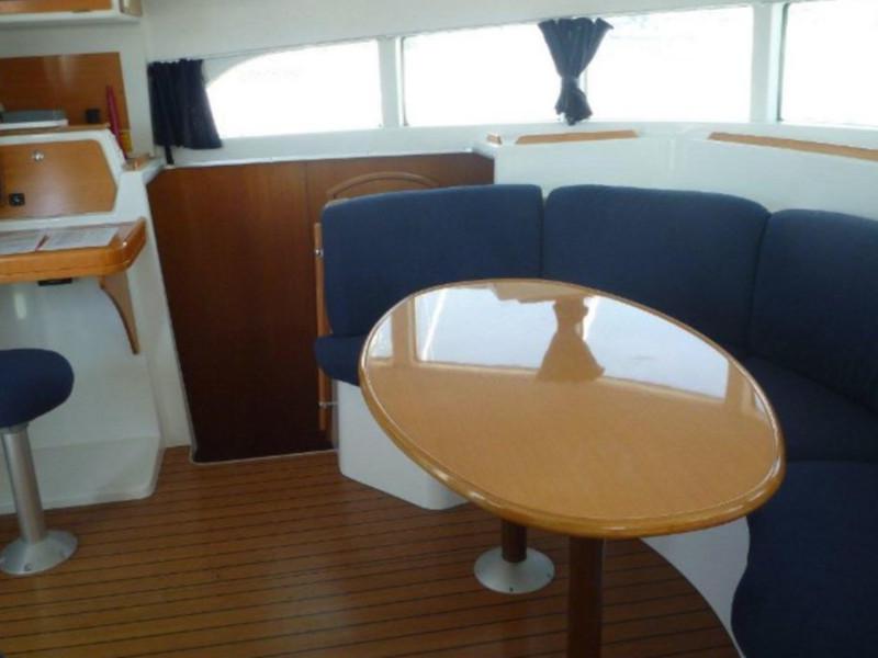 Book yachts online - catamaran - Lagoon 380 (4+2 cab.) - Twin Star - rent