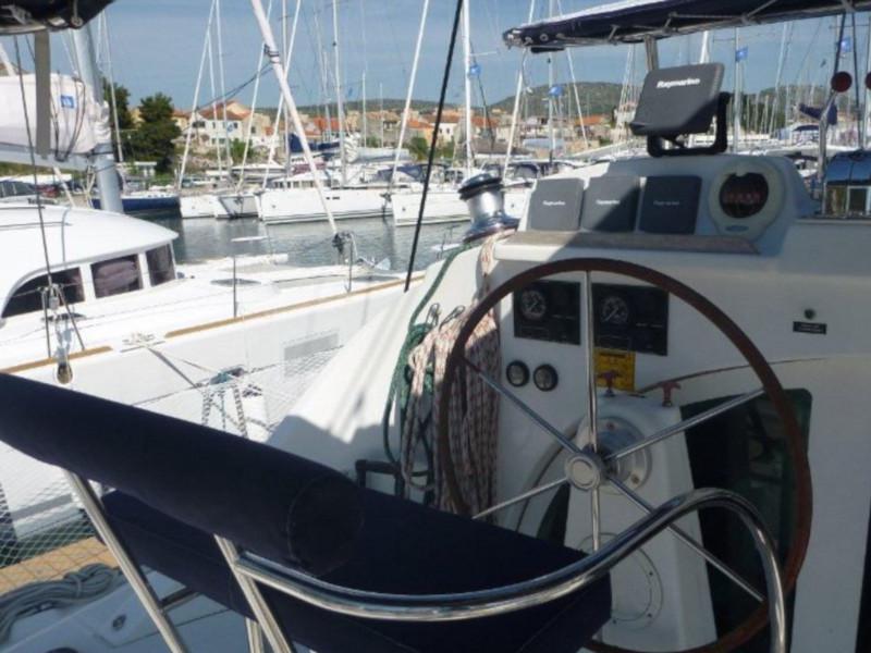 Book yachts online - catamaran - Lagoon 380 (4+2 cab.) - Twin Star - rent