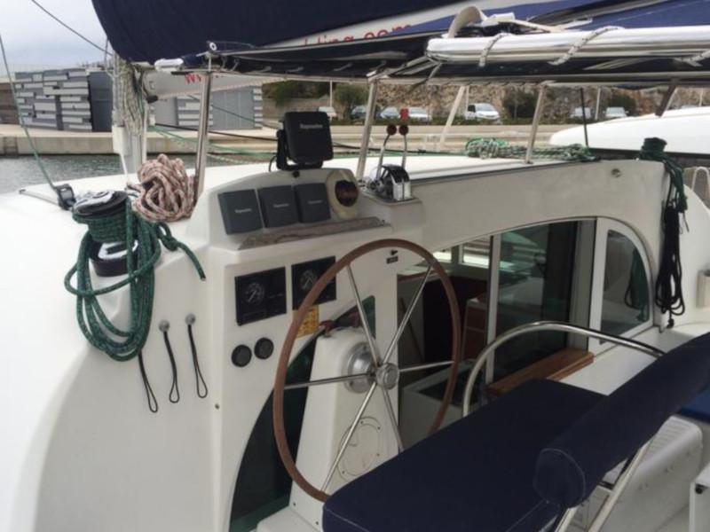 Book yachts online - catamaran - Lagoon 380 (4+2 cab.) - Twin Star - rent