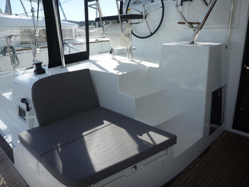 Book yachts online - catamaran - Lagoon 42 (4+2 cab) - Maximus - rent