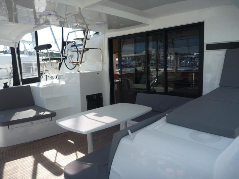 Book yachts online - catamaran - Lagoon 42 (4+2 cab) - Maximus - rent