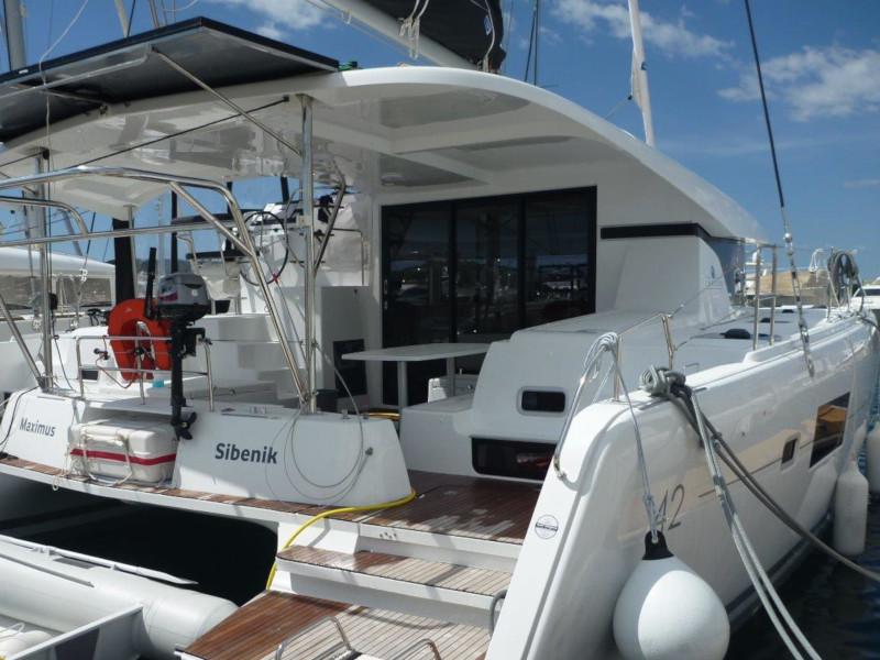 Book yachts online - catamaran - Lagoon 42 (4+2 cab) - Maximus - rent