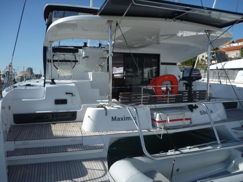 Book yachts online - catamaran - Lagoon 42 (4+2 cab) - Maximus - rent
