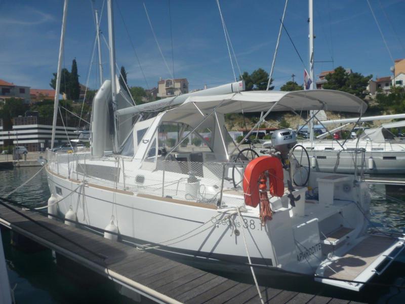 Book yachts online - sailboat - Oceanis 38- 3 cab. - Aphrodite - rent