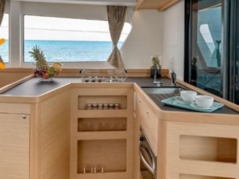 Book yachts online - catamaran - Lagoon 42 (3+2 cab.) - Nuria - rent