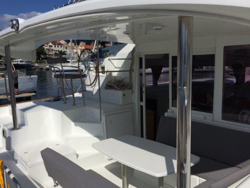Book yachts online - catamaran - Lagoon 400 (4+2 cab.) - Cool Cat - rent