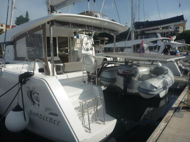 Book yachts online - catamaran - Lagoon 39 - Bumblebee - rent
