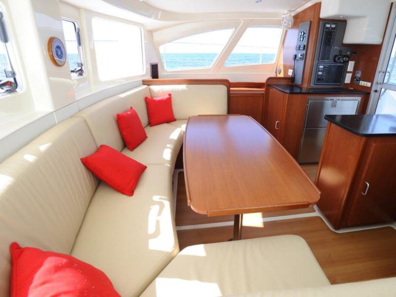 Book yachts online - powercatamaran - Leopard 39 PC (4+2 cab.) - Alana - rent