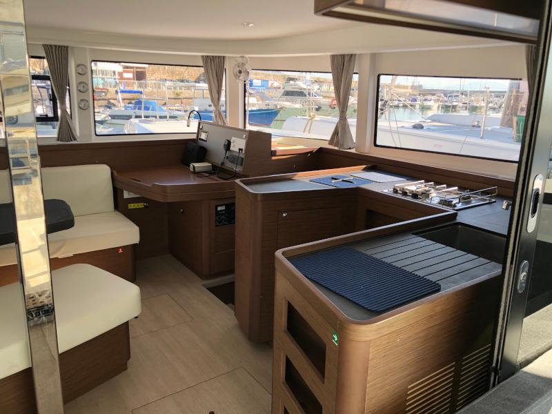 Book yachts online - catamaran - Lagoon 42 - Marepiatto - rent