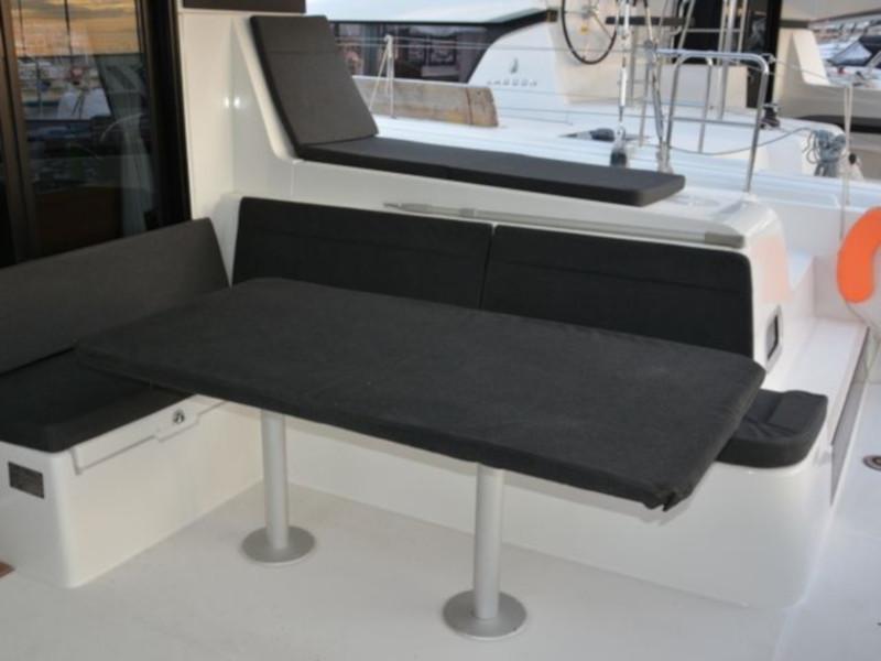 Book yachts online - catamaran - Lagoon 42 - Marepiatto - rent