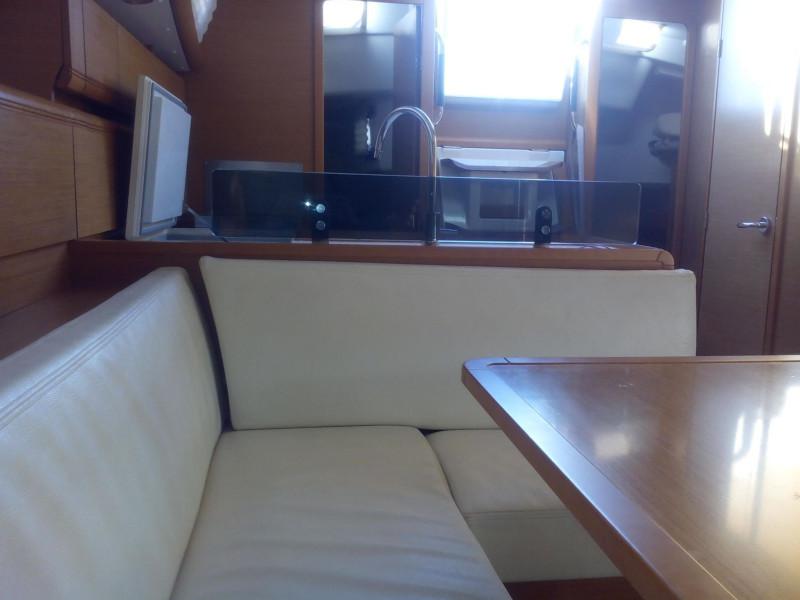Book yachts online - sailboat - Sun Odyssey 379 - Minerva - rent