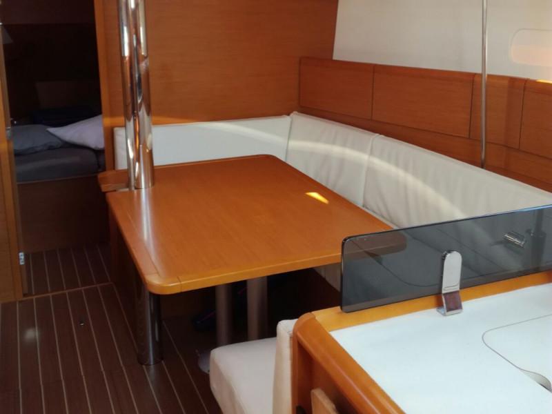 Book yachts online - sailboat - Sun Odyssey 379 - Minerva - rent