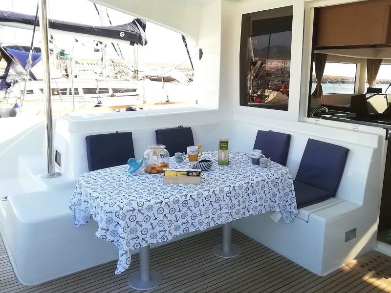 Book yachts online - catamaran - Lagoon 40 - Regolo - rent