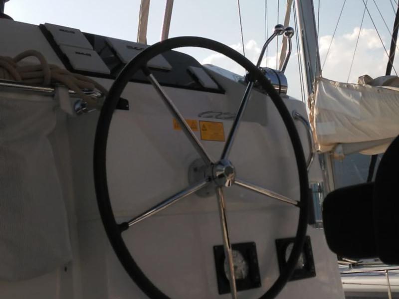 Book yachts online - catamaran - Lagoon 40 - Regolo - rent