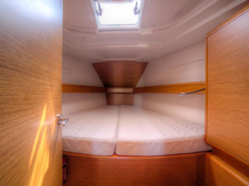 Book yachts online - sailboat - Sun Odyssey 439 - Mira - rent