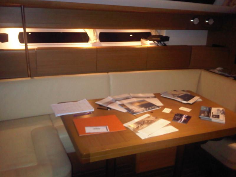 Book yachts online - sailboat - Jeanneau 53 - Claudia - rent